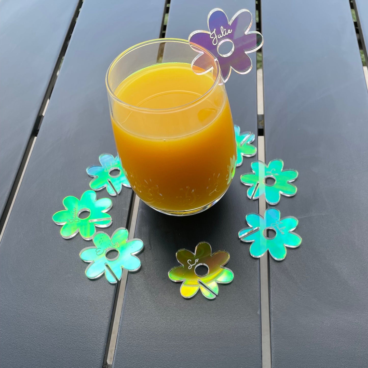 Set of 10 Daisy Drink Tags.