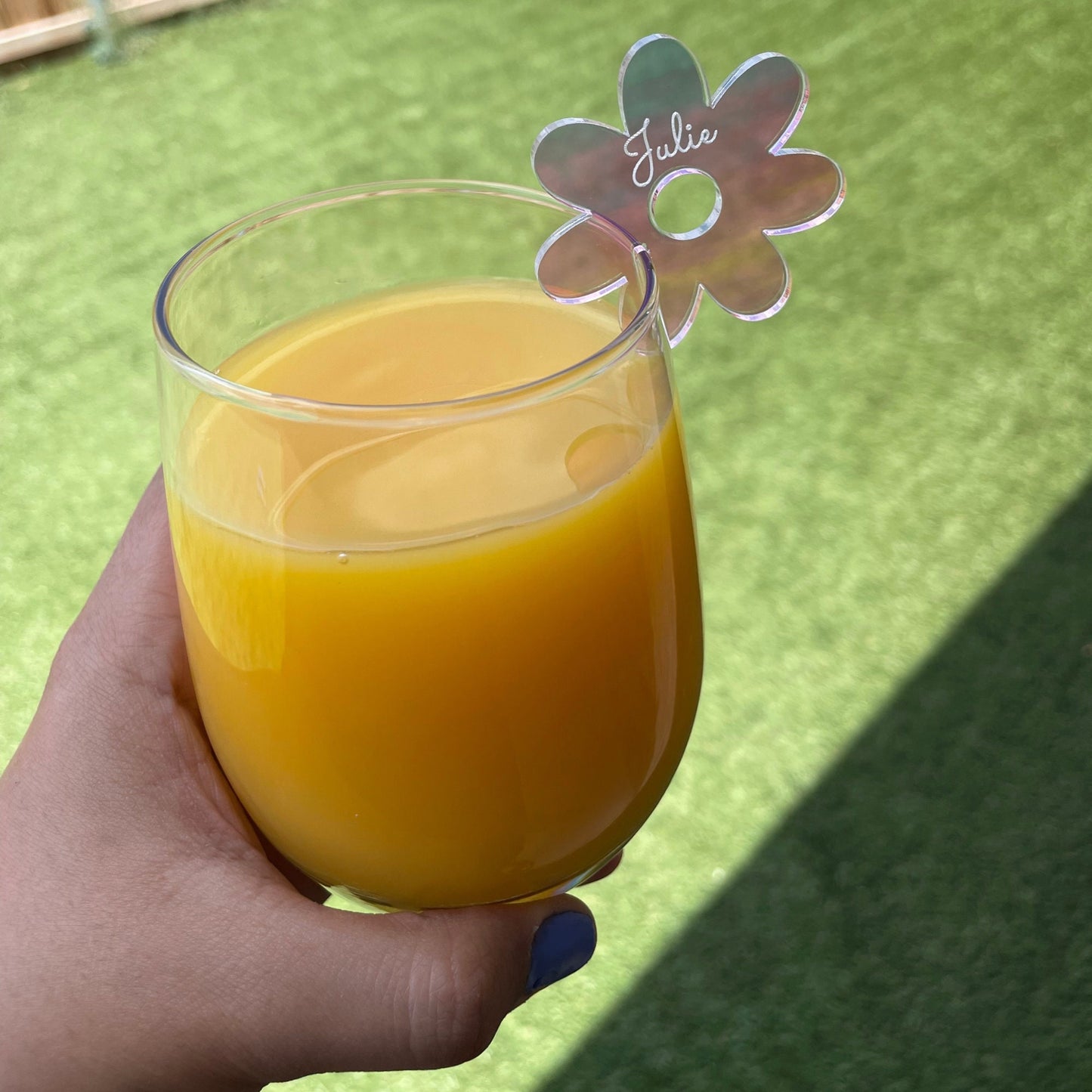 Set of 10 Daisy Drink Tags.