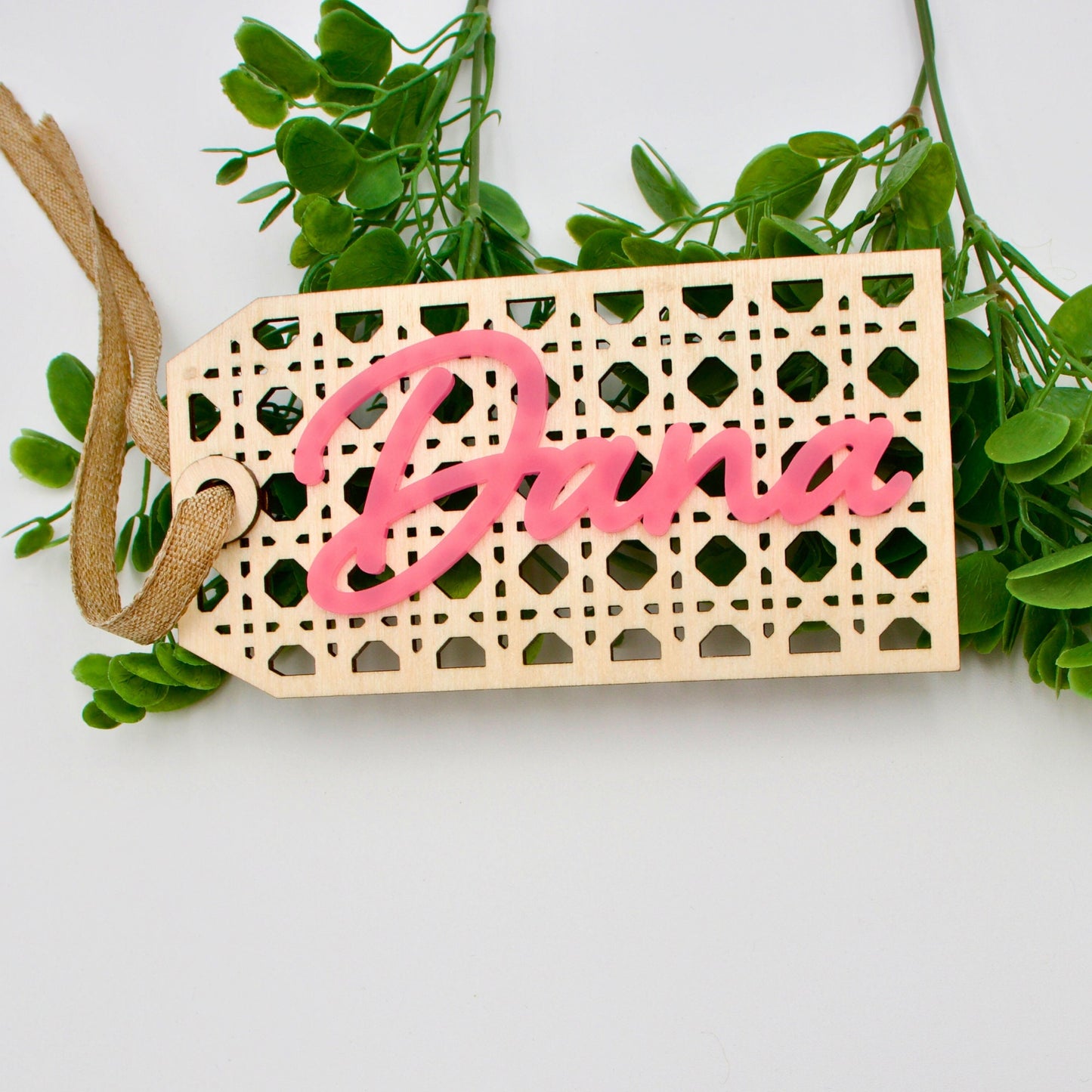 Front facing angle of rattan tag