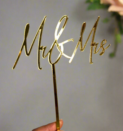 Gold MR & MRS cake topper