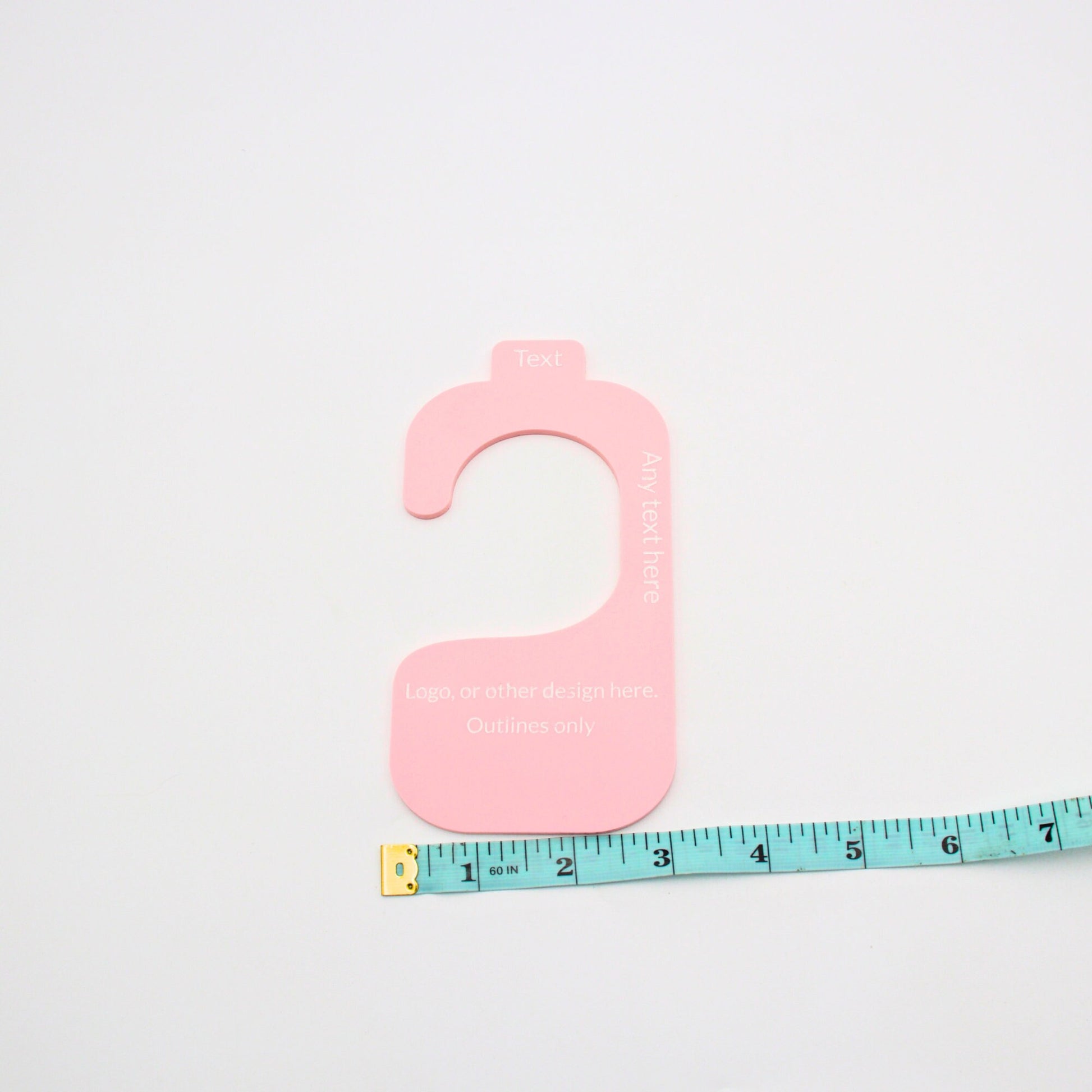 Hanging divider with measuring tape to demonstrate size